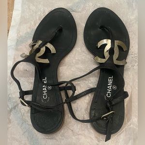 Chanel Large CC Logo Entre Doigts Sandals Size 38,5